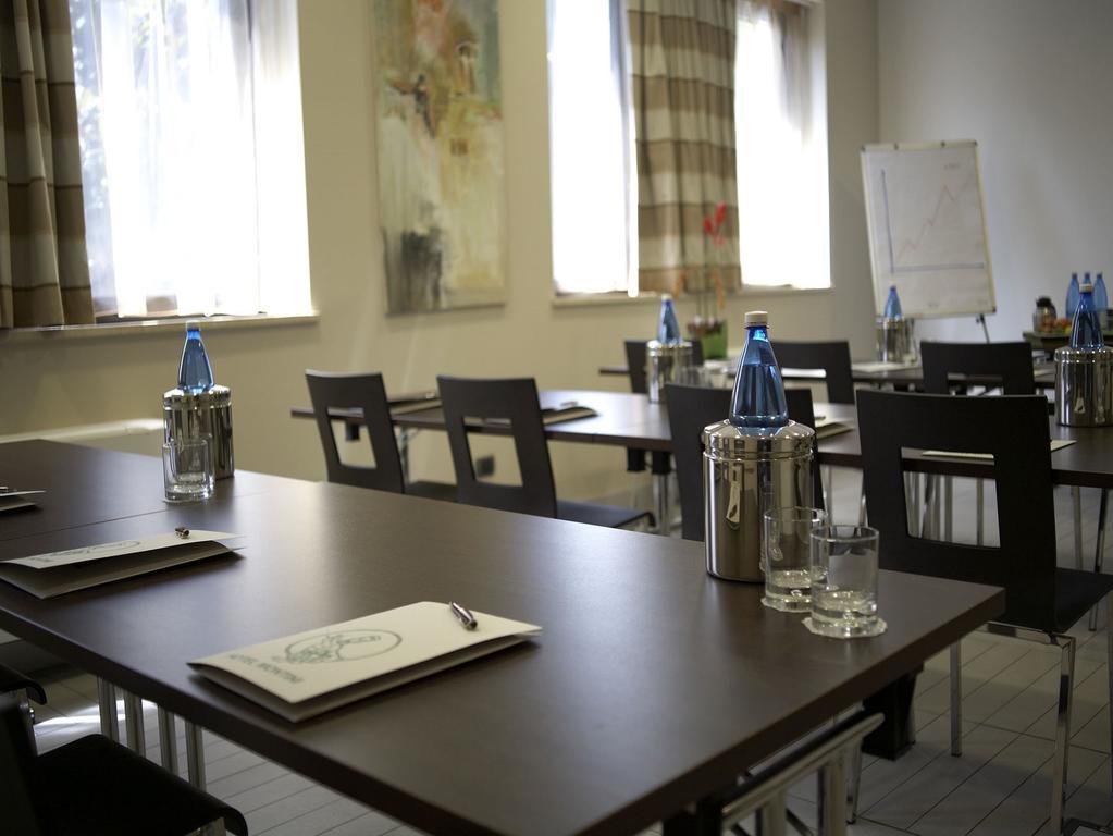Hotel Montini Linate Airport Peschiera Borromeo Ngoại thất bức ảnh
