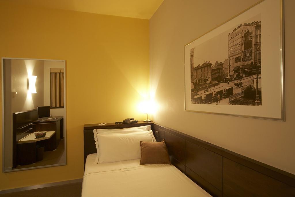Hotel Montini Linate Airport Peschiera Borromeo Phòng bức ảnh