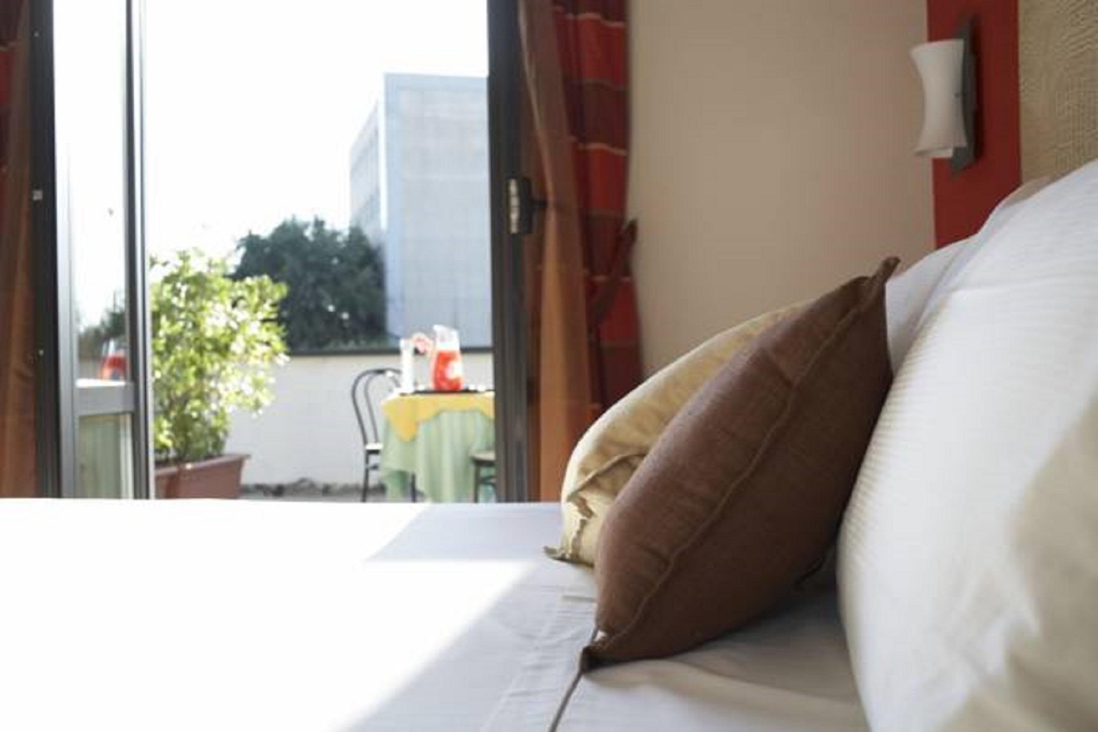 Hotel Montini Linate Airport Peschiera Borromeo Ngoại thất bức ảnh