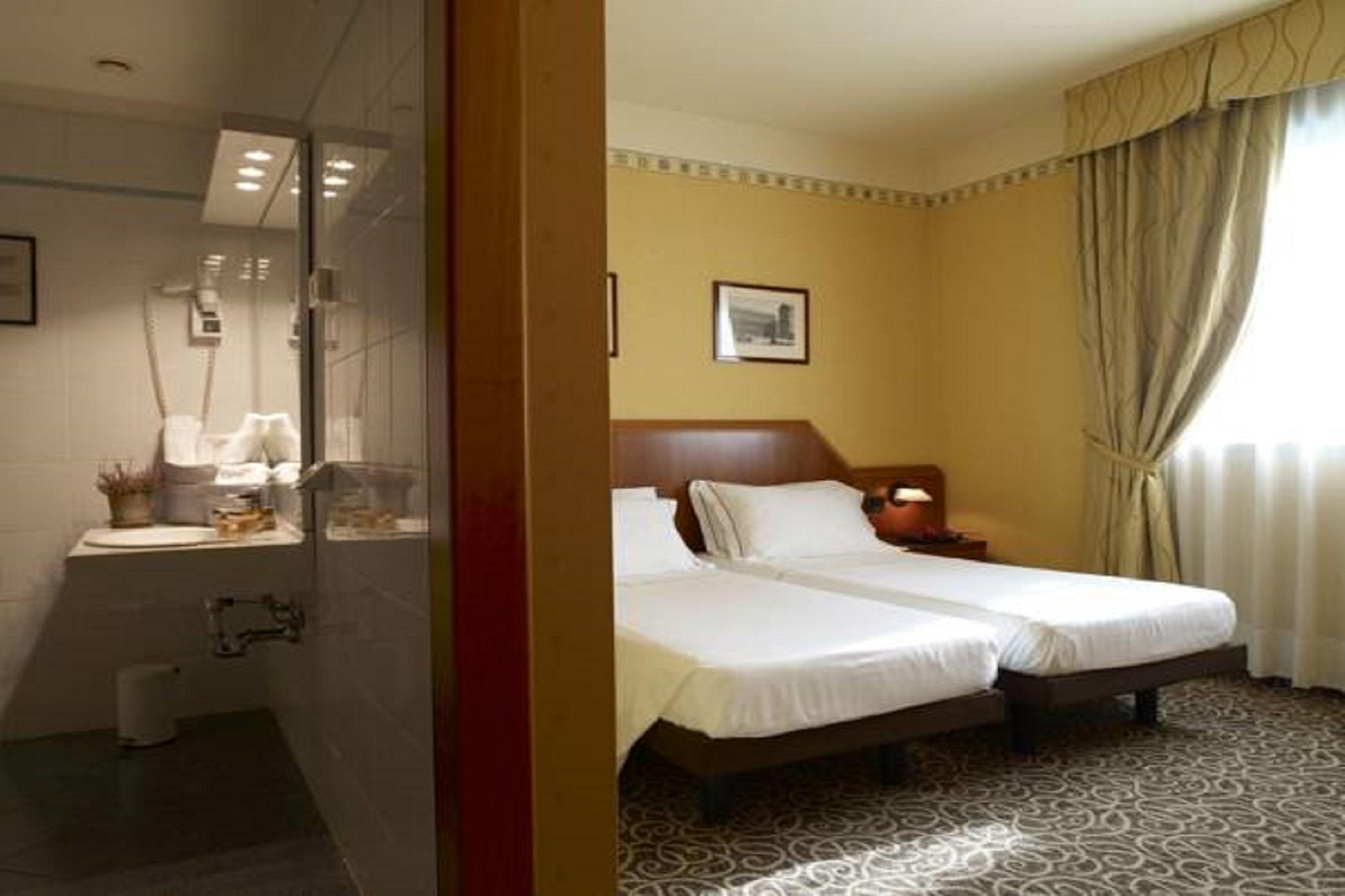 Hotel Montini Linate Airport Peschiera Borromeo Ngoại thất bức ảnh