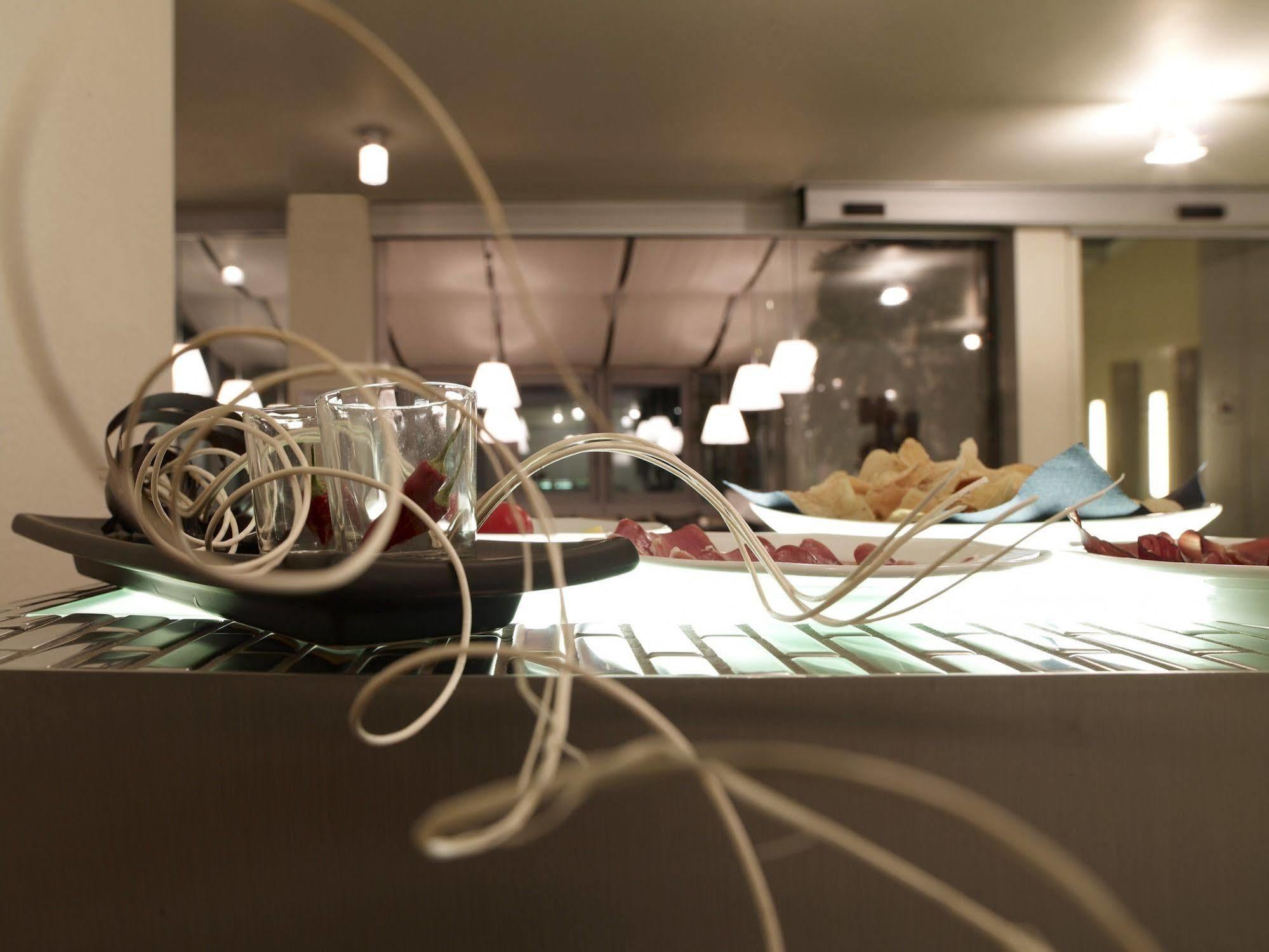 Hotel Montini Linate Airport Peschiera Borromeo Ngoại thất bức ảnh